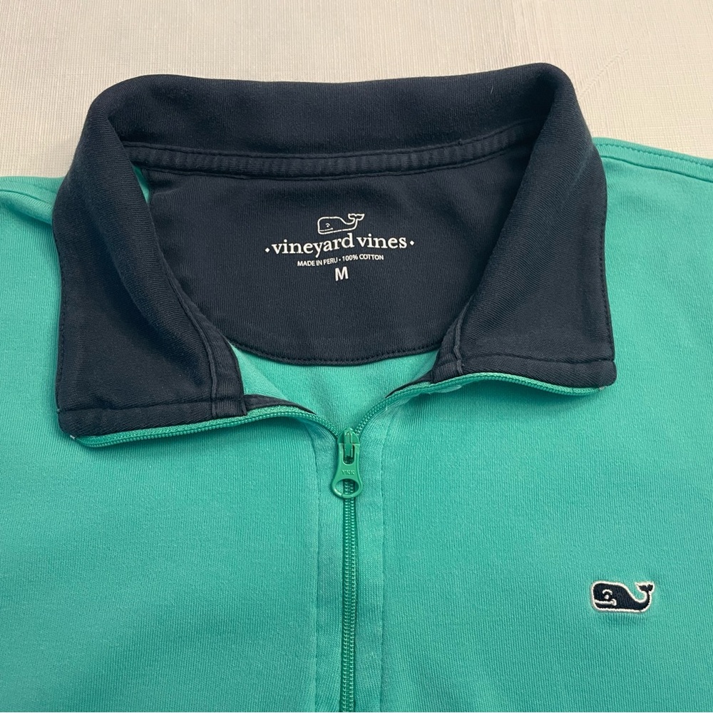 Vineyard Vines Men’s Medium quarter-zip sweatshirt